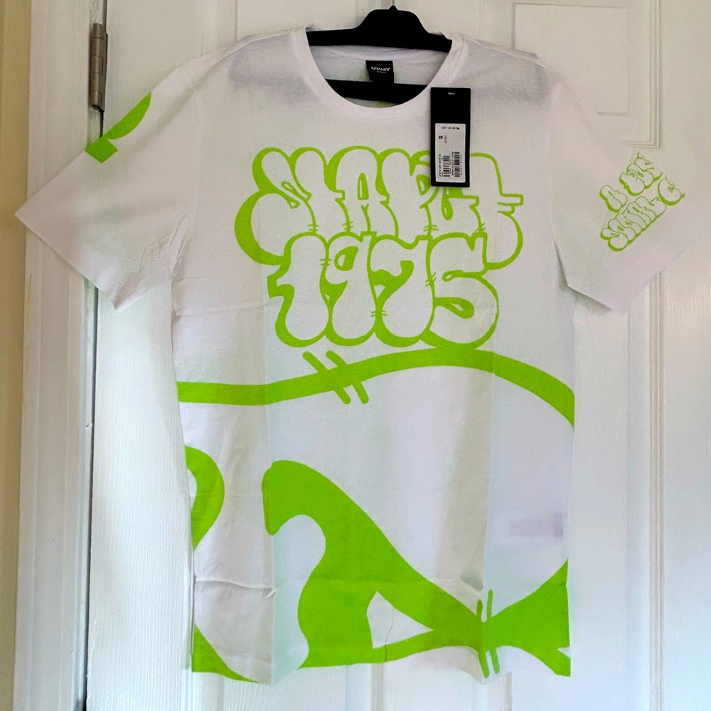 Men's NEW Oakley Tshirt